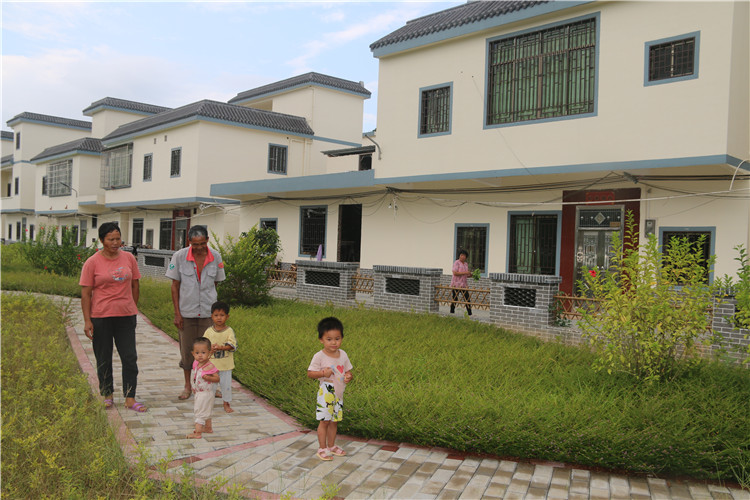 沙園村綻新顏，百姓生活樂開顏。（清遠日報 特約通訊員張麗思 攝）.JPG