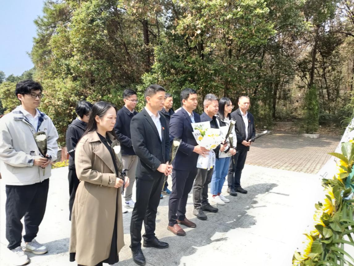 陽山縣自然資源局開展“我們的節日· 清明‘文明祭祀憶先烈’”主題活動.wps_2